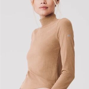 NWT ALO Yoga Rbbed Seacoast Mock Turtleneck
